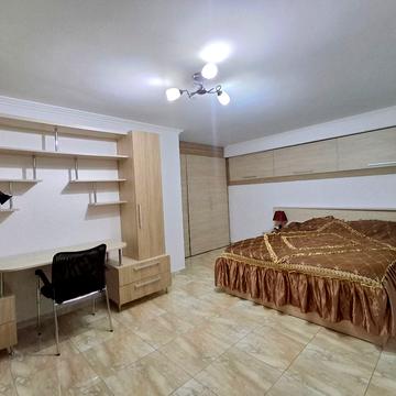 Ніни Строкатої вул. (Буніна), 7