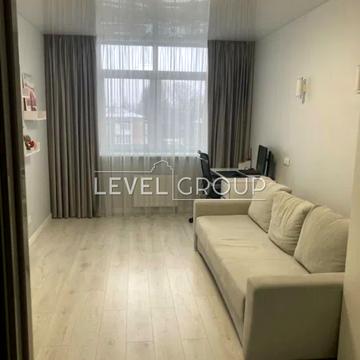 Вацлава Гавела бульв. (Івана Лепсе), 28