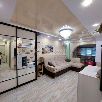 Світла вул., 2