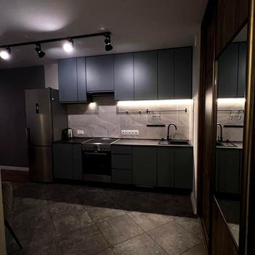 Академіка Заболотного вул., 1-Б