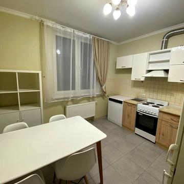 Миколи Закревського вул., 99