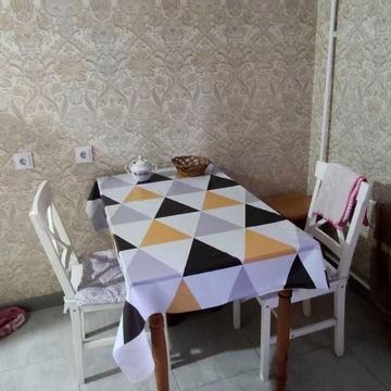 Чорнобильська вул., 12