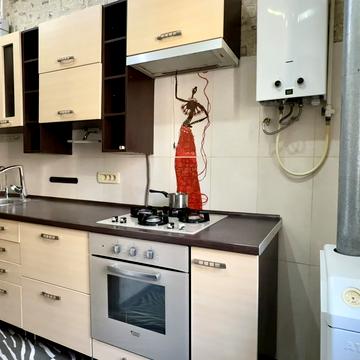 Пантелеймонівська вул., 76