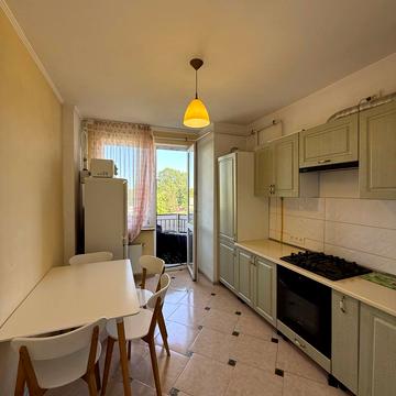 Медової Печери вул. (), 40