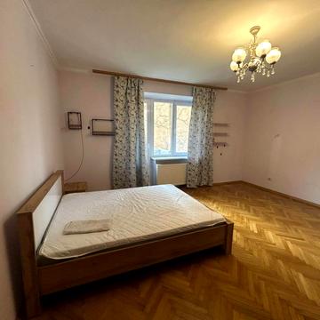 Остроградських вул. (), 2