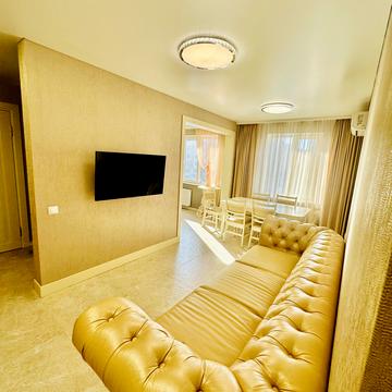 Прирічна вул., 5