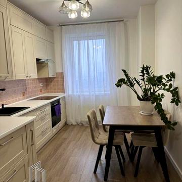 Дніпровська набережна вул., 26-Б