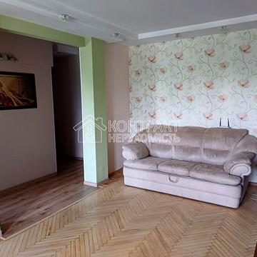 Богдана Хмельницького вул., 4