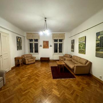 Друкарська вул., 4