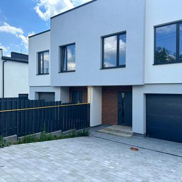 Сонячна вул., 22