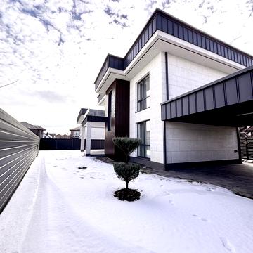 Центральна вул.