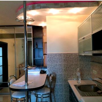 Милославська вул., 12