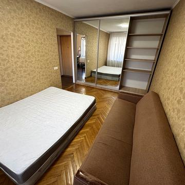 Камянська вул. (Дніпродзержинська), 120