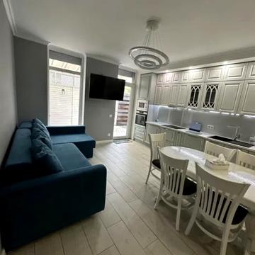 Петра Дорошенка вул., 13