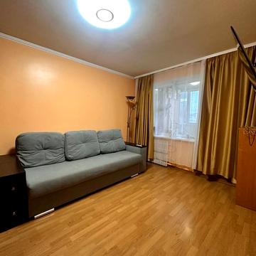 Героїв просп., 12