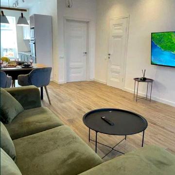 Лазурна вул., 14