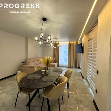 Романа Левицького вул., 4