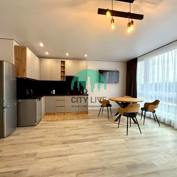 Романа Левицького вул., 4