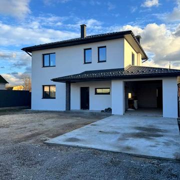 Набережна вул., 24