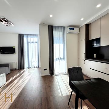 Ґарета Джонса вул. (Сімї Хохлових), 12