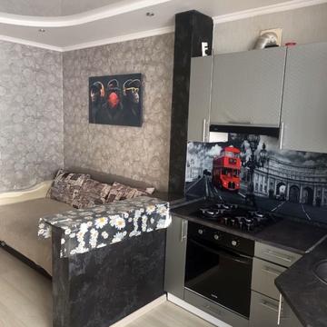 Героїв Небесної Сотні просп., 18/6