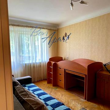 Смілянська вул., 3