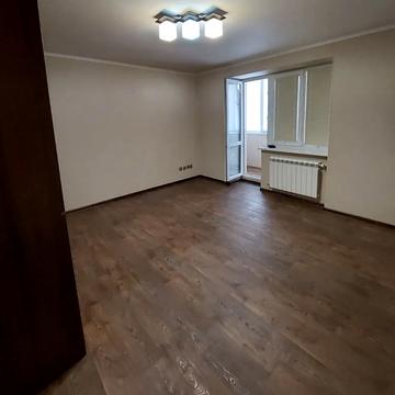 Адольфа Добрянського вул., 4