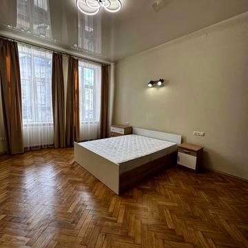 Пантелеймона Куліша вул., 1