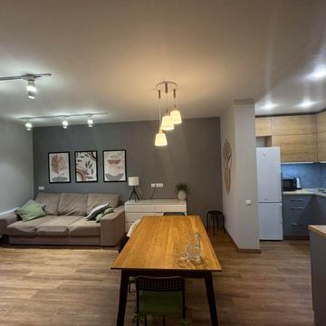 Вацлава Гавела бульв. (Івана Лепсе), 28