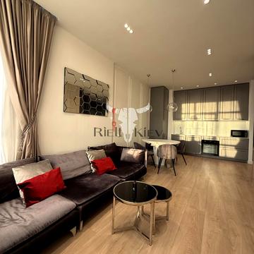 Джона Маккейна вул. (Івана Кудрі), 7