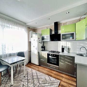 Дружби вул., 1