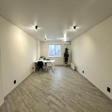 Соборності просп., 22-Б