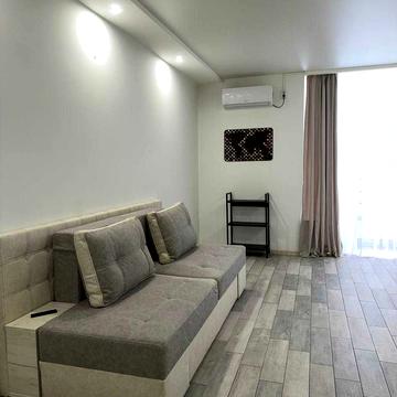 Леоніда Перфецького вул., 2а