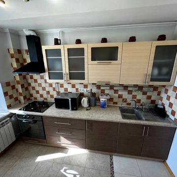 Хмельницька вул., 10