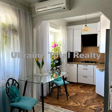 Юрія Пасхаліна вул. (Ілліча), 5