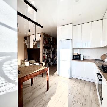 Героїв Небесної Сотні просп., 32/2