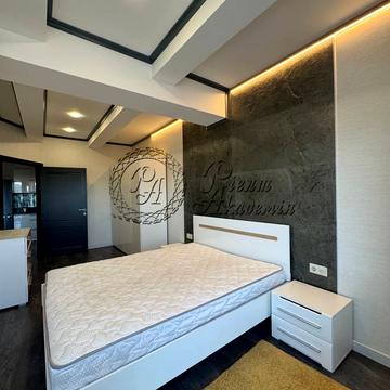 Нижній Вал вул., (Будинок 1)