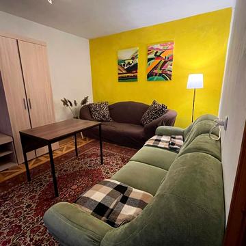 Академіка Єфремова вул. (Командарма Уборевича), 17