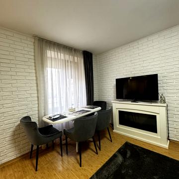 Вячеслава Чорновола вул., 1