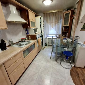 Дарницька вул., 11