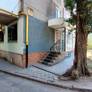 Миру вул., 27