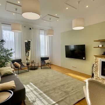 Академіка Філарета Колесси вул. (), 11