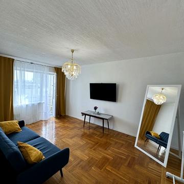 Йорданська вул. (Лайоша Гавро), 8