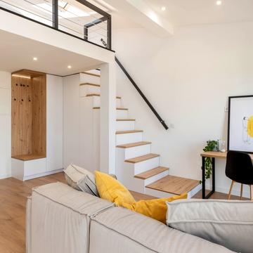 Козацька вул., (Будинок 1)