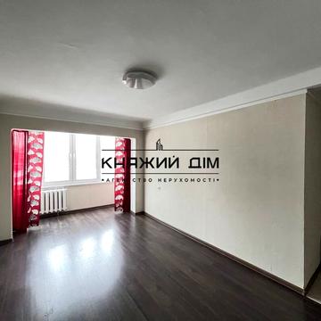 Велика Васильківська вул. (Червоноармійська), 145/1