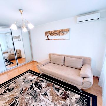 Автозаводська вул., 81