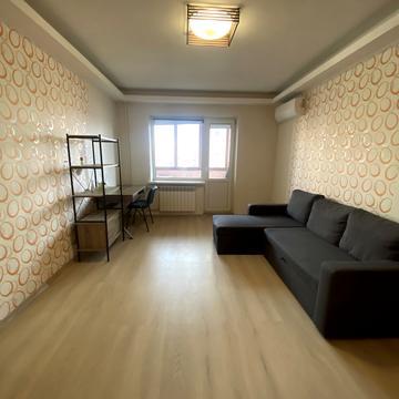 Срібнокільська вул., 8