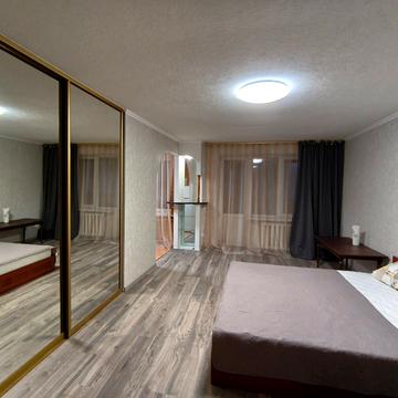 Верховної Ради бульв., 29