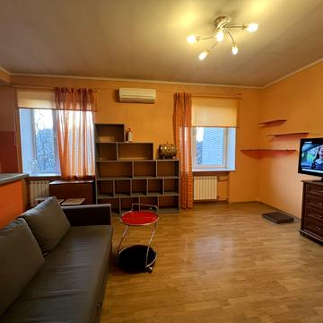 Вишгородська вул., 51/1