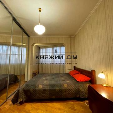 Гната Юри вул., 6